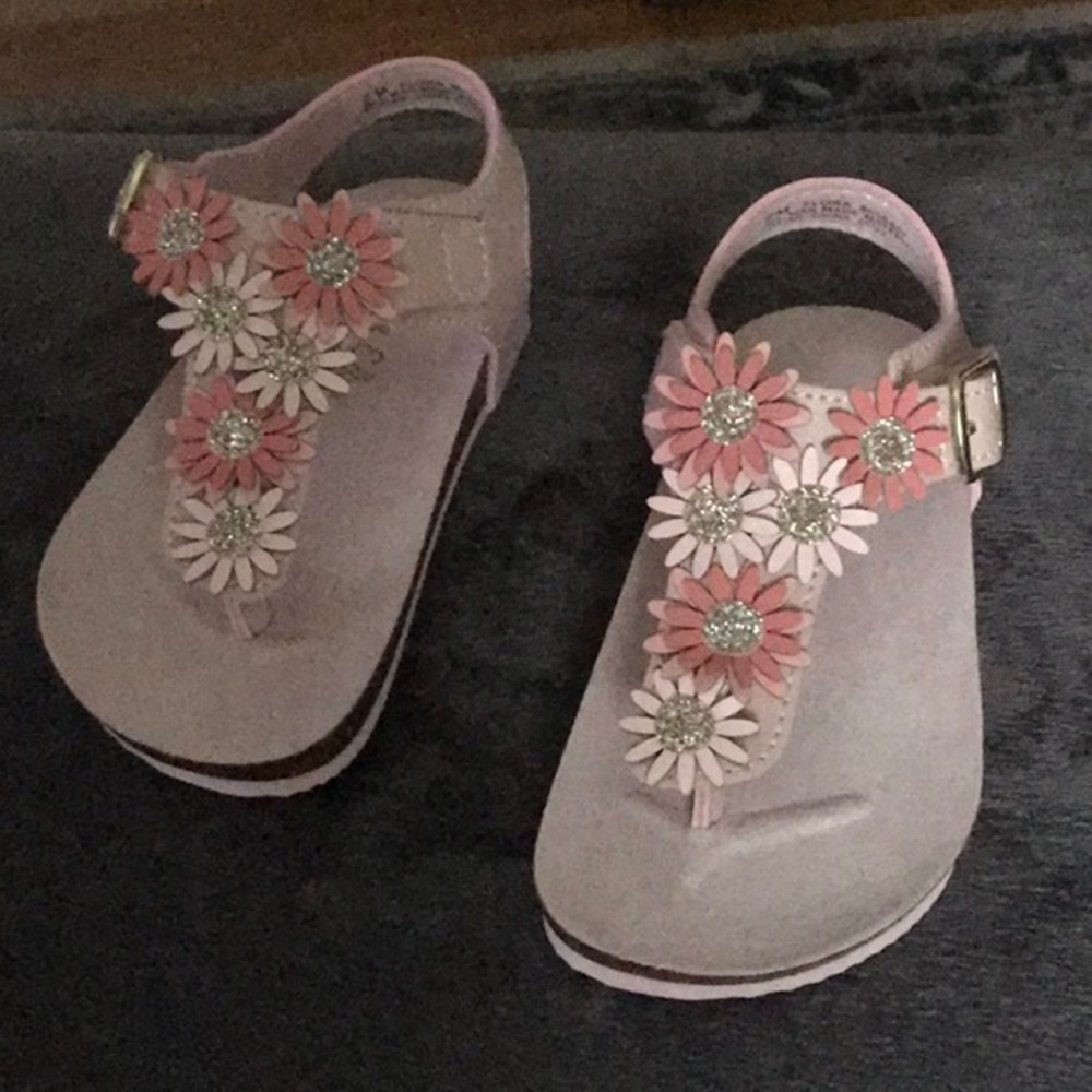 OLIVE & EDIE SANDALS SIZE 7M STYLE FLORA HOOK & LOOP PINK LIKE NEW CONDITION